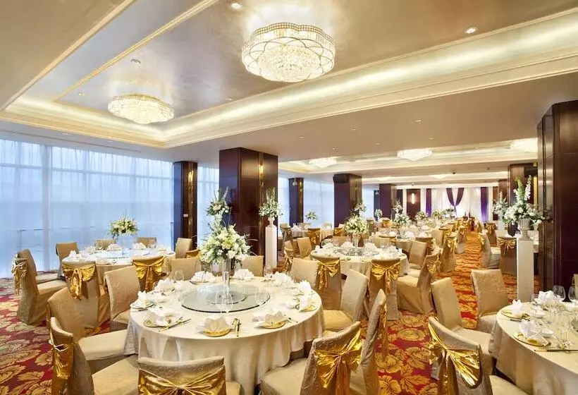 Fotos del hotel Regal Plaza Hotel & Residence:  7