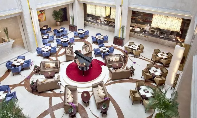 Fotos del hotel Regal Plaza Hotel & Residence:  2