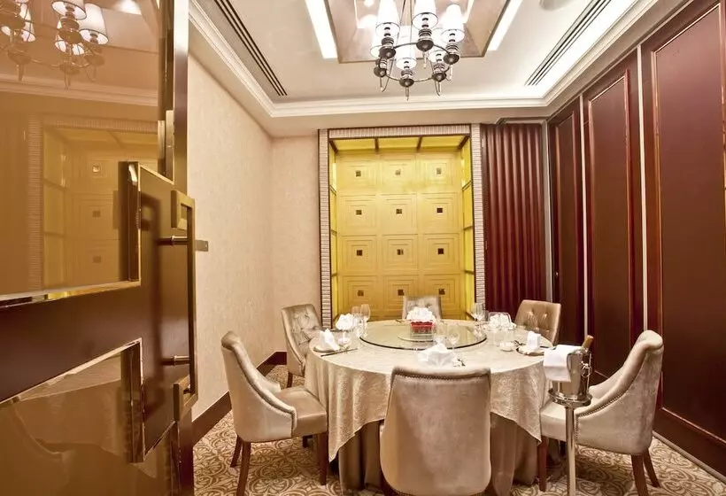 Fotos del hotel Regal Plaza Hotel & Residence:  13