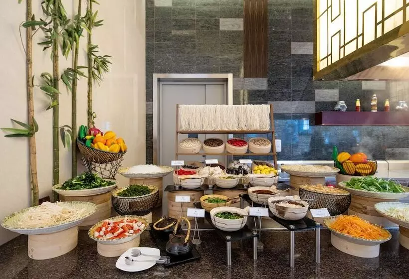 Fotos del hotel Regal Plaza Hotel & Residence:  11