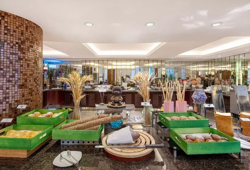 Fotos del hotel Regal Plaza Hotel & Residence:  4