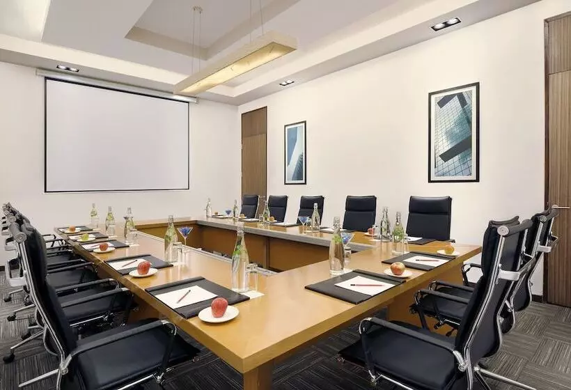 Fotos del hotel Four Points By Sheraton Hotel And Serviced Apartments:  12