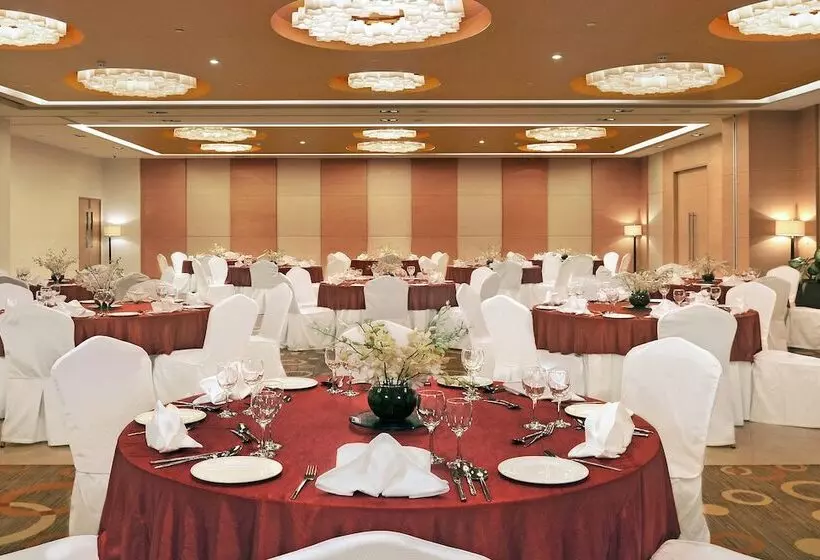 Fotos del hotel Four Points By Sheraton Hotel And Serviced Apartments:  22