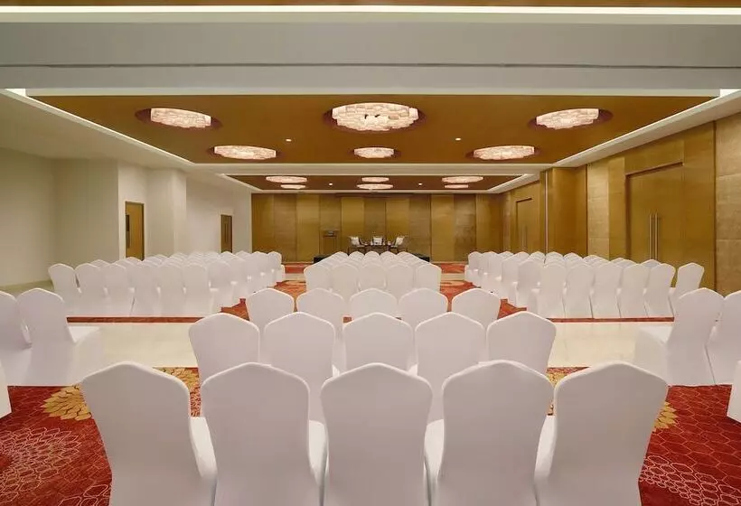 Fotos del hotel Four Points By Sheraton Hotel And Serviced Apartments:  16