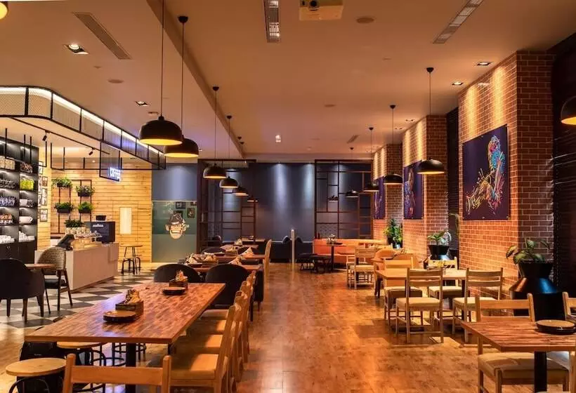 Fotos del hotel Four Points By Sheraton Hotel And Serviced Apartments:  21