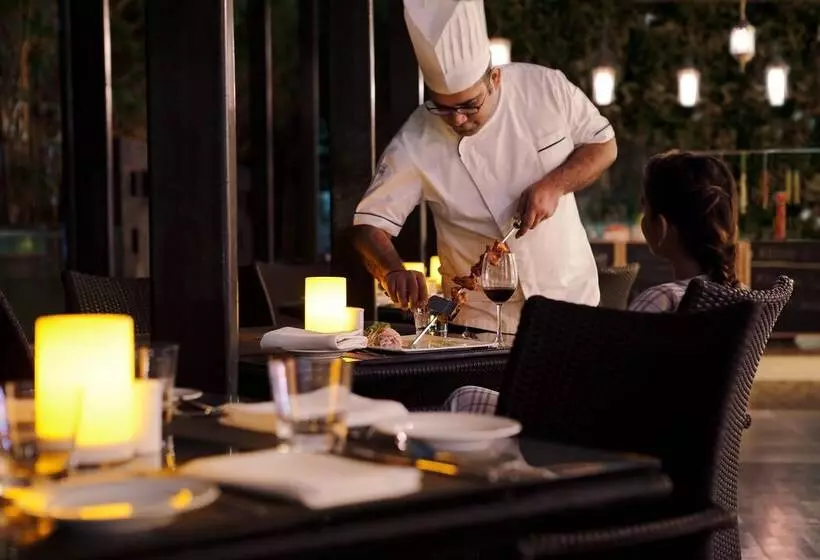 Fotos del hotel Four Points By Sheraton Hotel And Serviced Apartments:  14