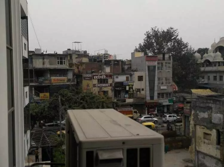 Fotos del hotel Divine Inn:  5