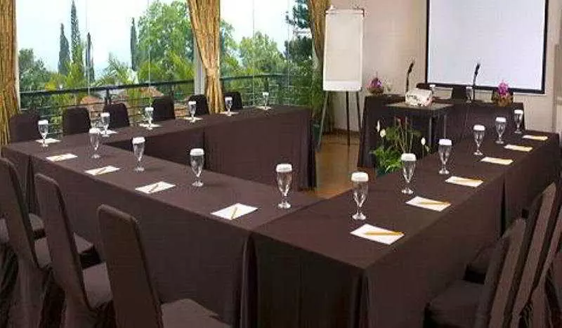 Fotos del hotel Gumilang Regency  By Gumilang Hospitality:  16