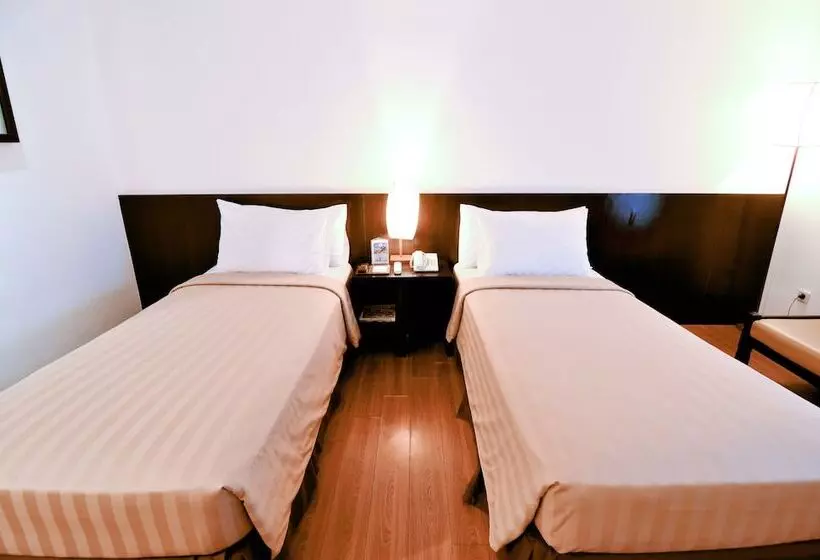 Fotos del hotel Gumilang Regency  By Gumilang Hospitality:  21