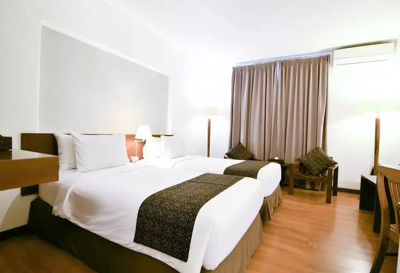 Fotos del hotel Gumilang Regency  By Gumilang Hospitality:  17