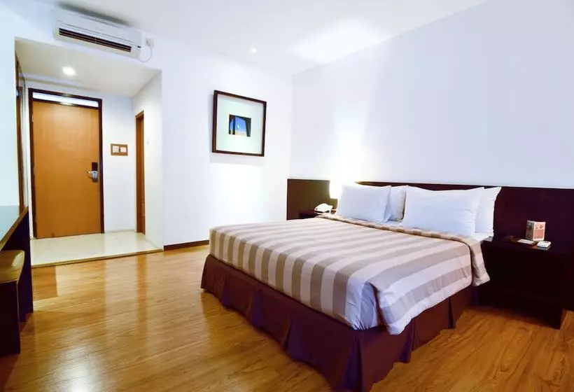 Fotos del hotel Gumilang Regency  By Gumilang Hospitality:  19