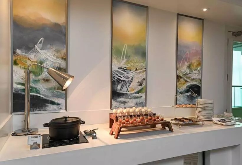 Fotos del hotel The Ashtan Sarovar Portico:  21