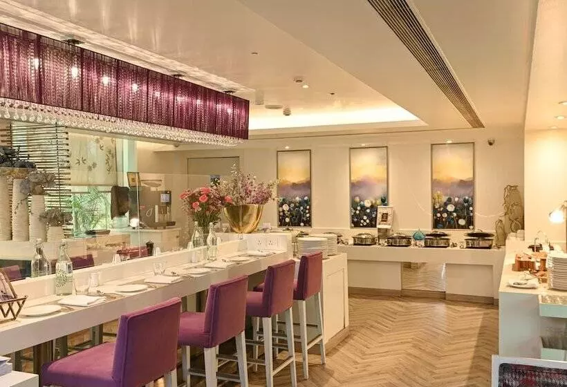 Fotos del hotel The Ashtan Sarovar Portico:  22