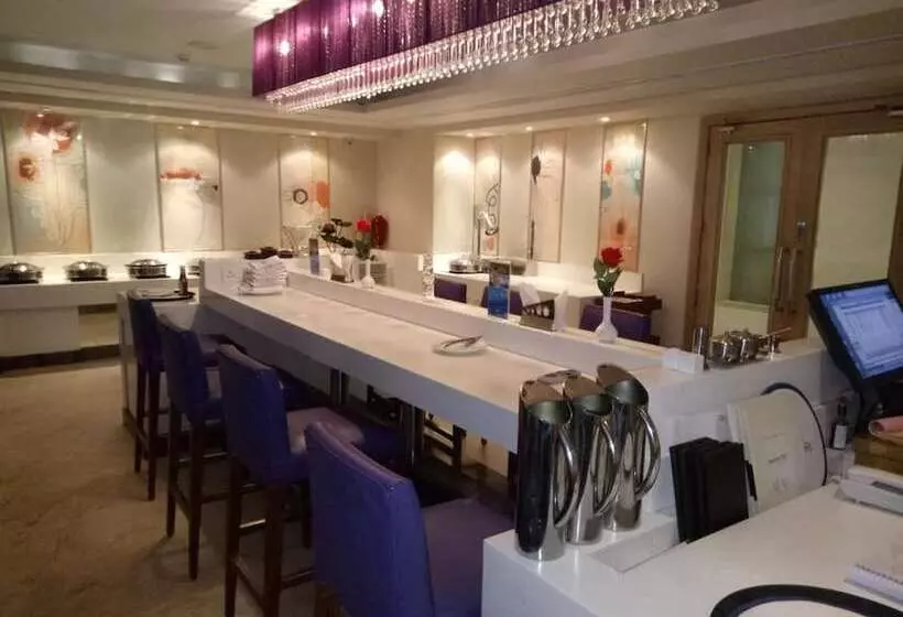 Fotos del hotel The Ashtan Sarovar Portico:  25