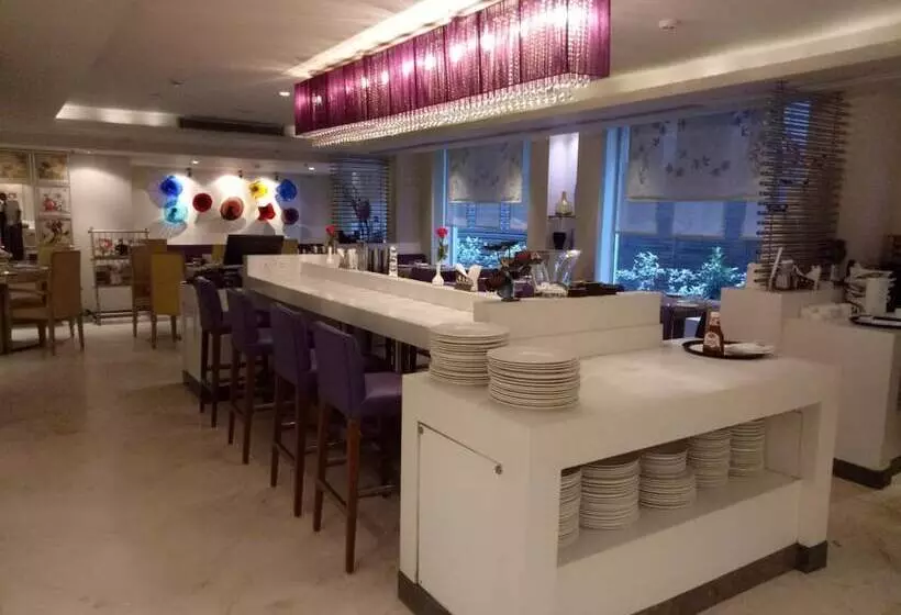 Fotos del hotel The Ashtan Sarovar Portico:  5