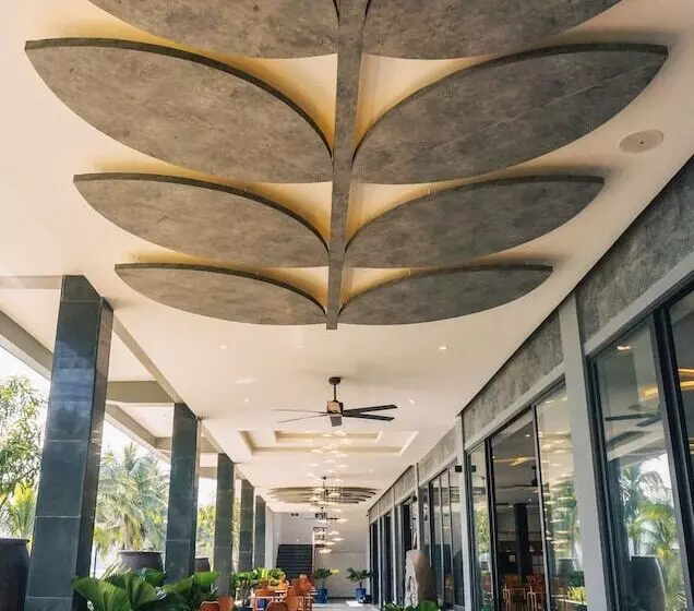 Vedana Lagoon Resort And Spa