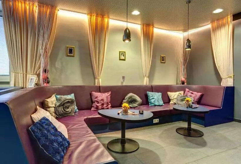 Fotos del hotel Meininger Hotel Wien Downtown Sissi:  15