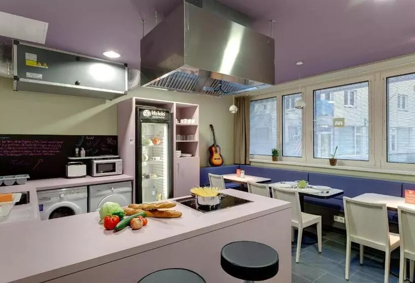 Fotos del hotel Meininger Hotel Wien Downtown Sissi:  5