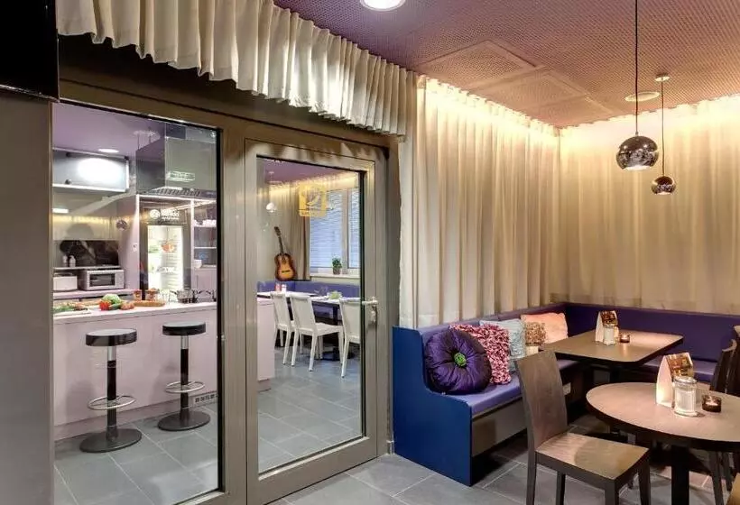 Fotos del hotel Meininger Hotel Wien Downtown Sissi:  11