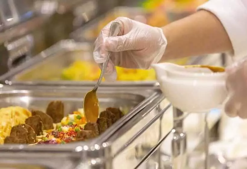 Fotos del hotel Al Safwah Royale Orchid Hotel:  18