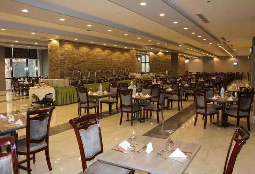 Fotos del hotel Al Safwah Royale Orchid Hotel:  19