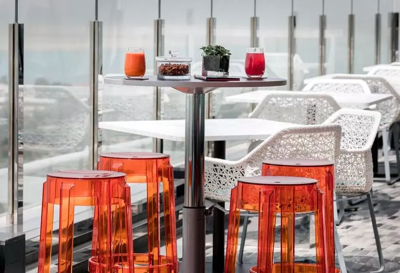 Fotos del hotel Andaz Capital Gate Abu Dhabi  A Concept By Hyatt:  17