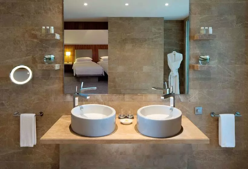 Fotos del hotel Andaz Capital Gate Abu Dhabi  A Concept By Hyatt:  8