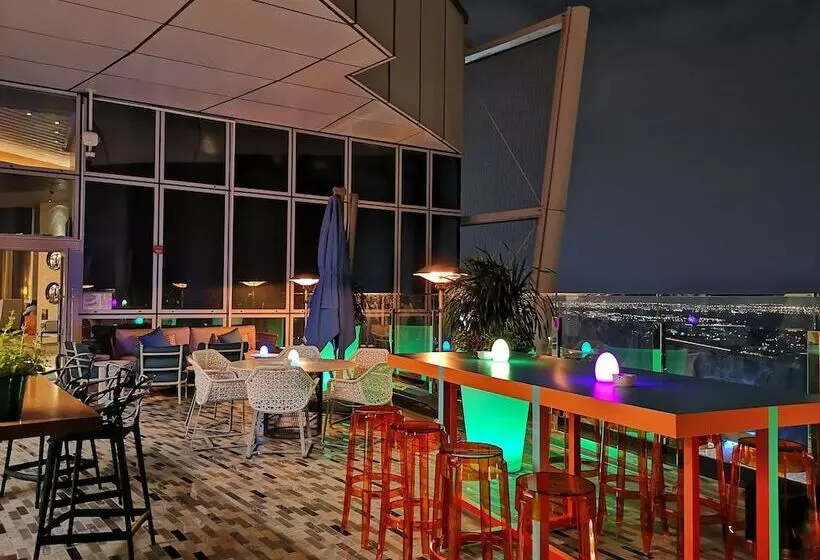 Fotos del hotel Andaz Capital Gate Abu Dhabi  A Concept By Hyatt:  11