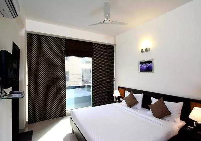 Fotos del hotel Gautam Deluxe:  17