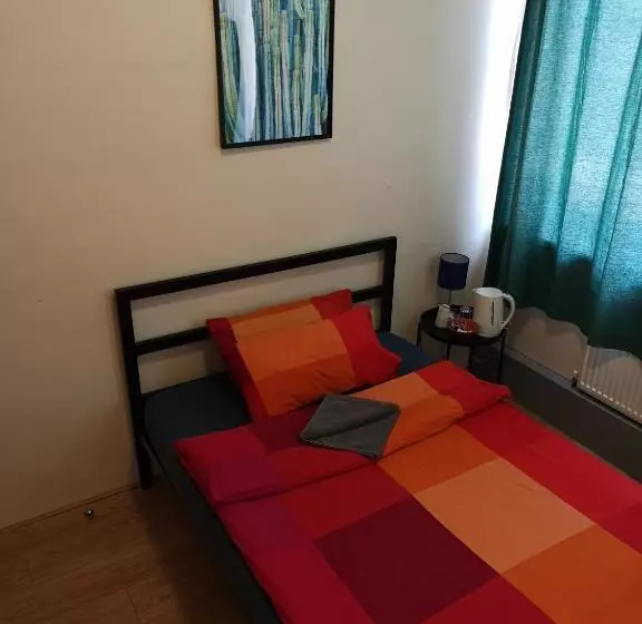 Birmingham Central Backpackers