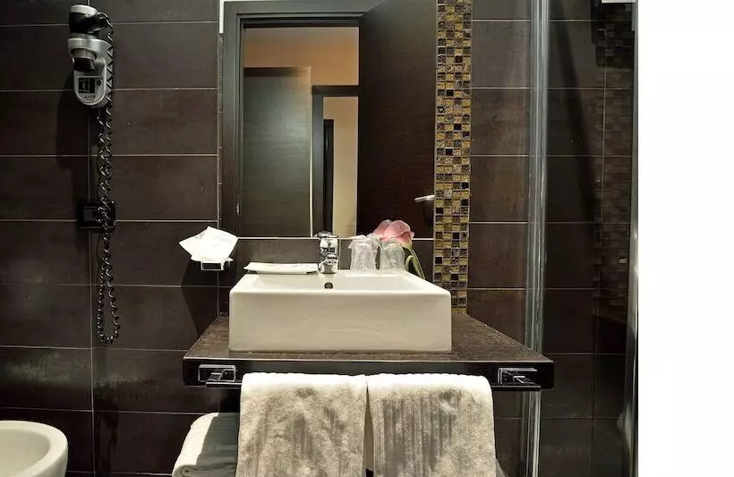 Fotos del hotel Catone District:  7