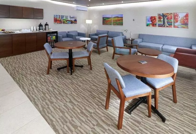 Fotos del hotel Staybridge Suites Queretaro, An Ihg:  2