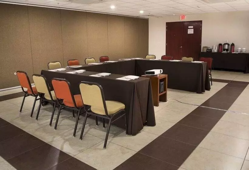 Fotos del hotel Staybridge Suites Queretaro, An Ihg:  11