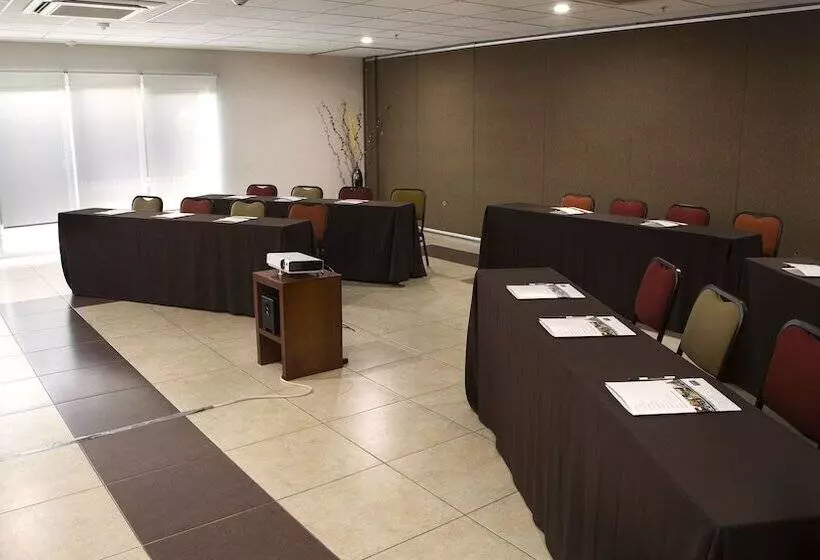 Fotos del hotel Staybridge Suites Queretaro, An Ihg:  24