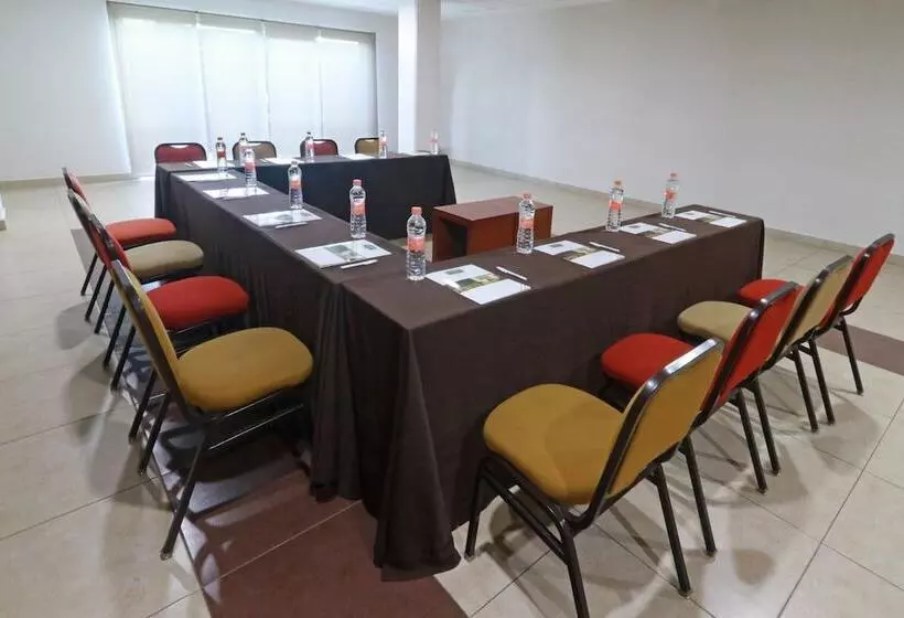 Fotos del hotel Staybridge Suites Queretaro, An Ihg:  6
