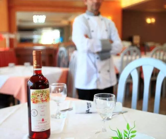 Fotos del hotel Vanisko Hotel ''by Checkin'':  8