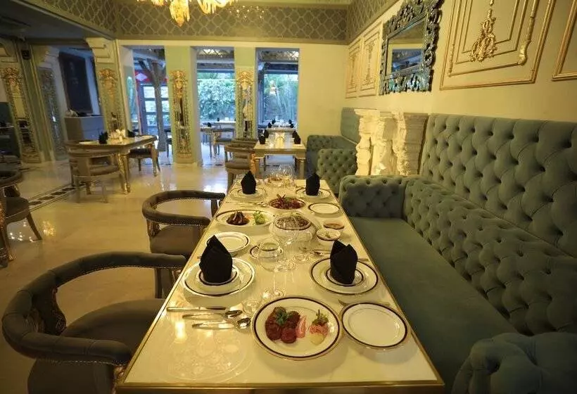 Fotos del hotel The Royal Retreat Resort And Spa:  13