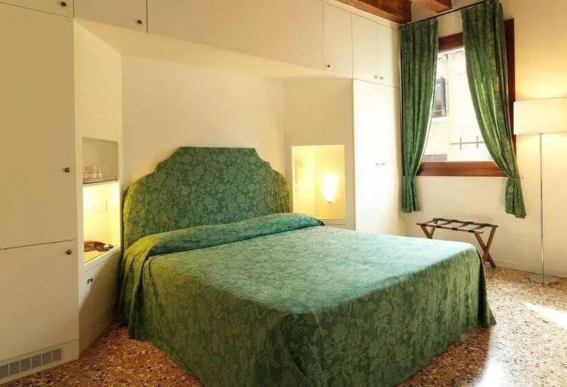 Fotos del hotel Locanda Ai Santi Apostoli:  8