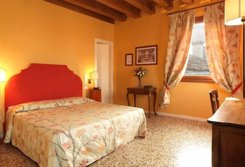 Fotos del hotel Locanda Ai Santi Apostoli:  16