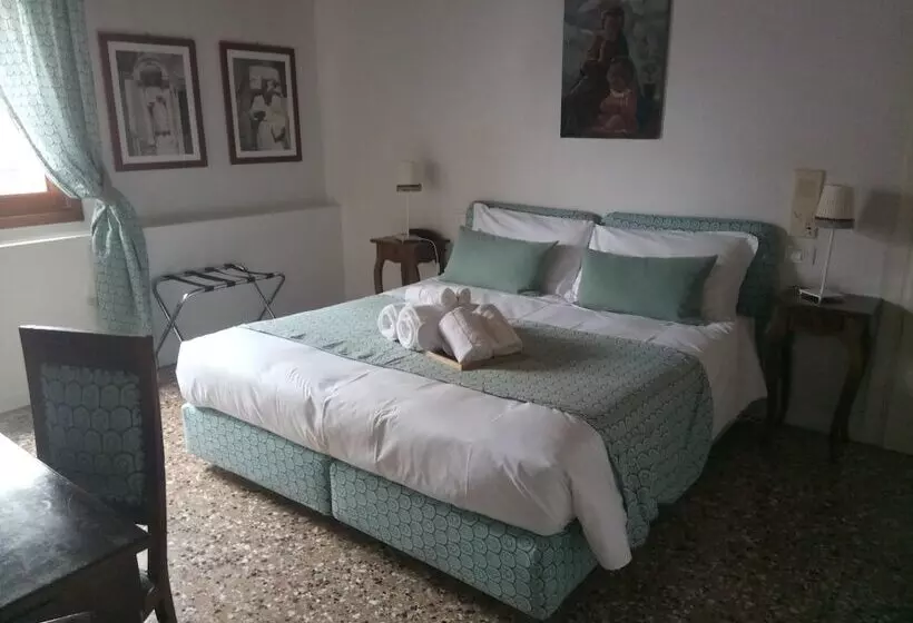 Fotos del hotel Locanda Ai Santi Apostoli:  11