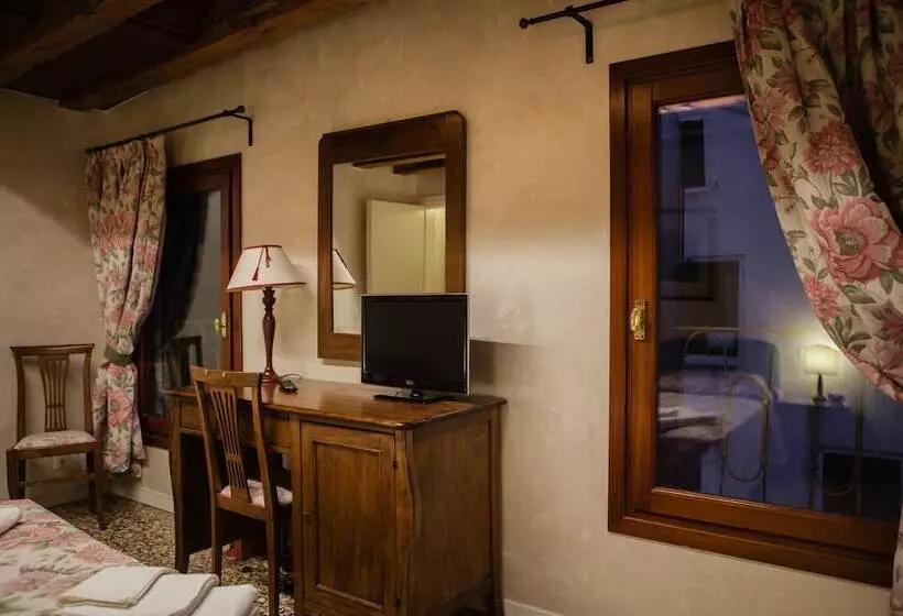 Fotos del hotel Locanda Ai Santi Apostoli:  22