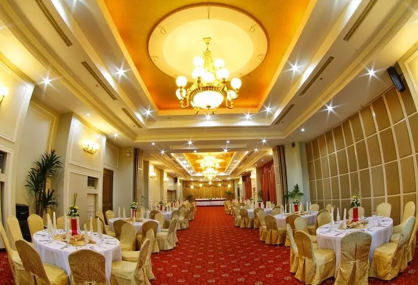 Fotos del hotel Sarrosa International Hotel And Residential Suites:  9