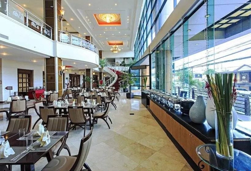 Fotos del hotel Sarrosa International Hotel And Residential Suites:  13