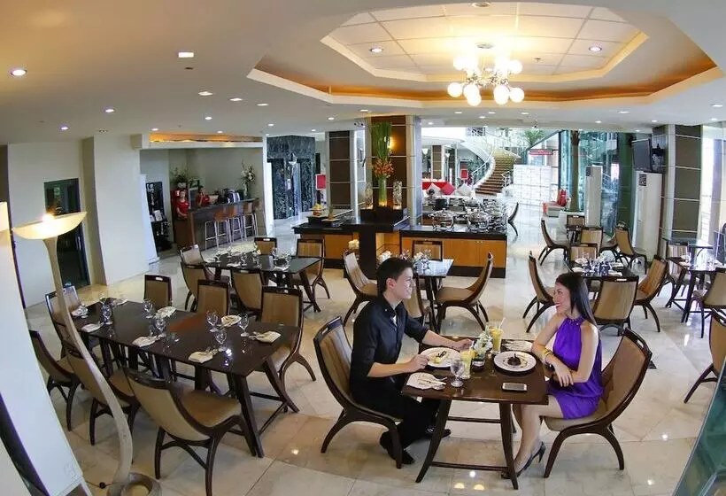 Fotos del hotel Sarrosa International Hotel And Residential Suites:  5