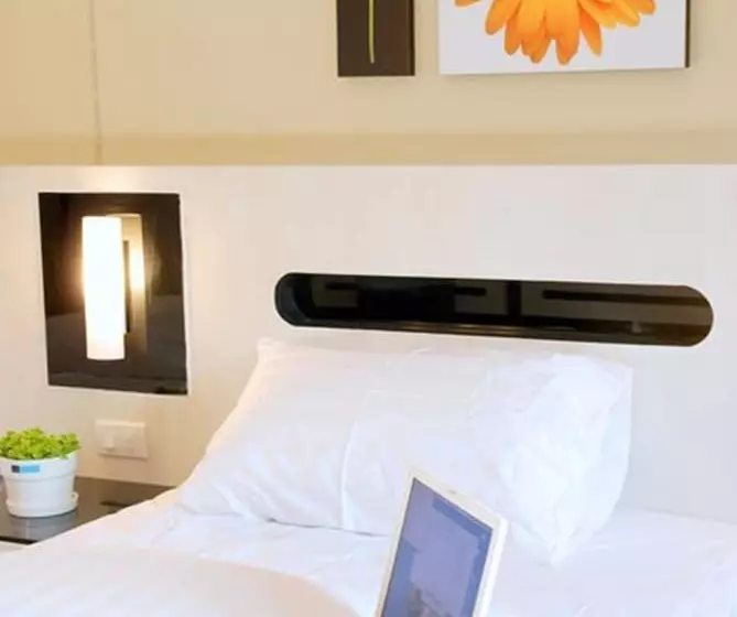 Fotos del hotel The Inn Saladaeng:  21