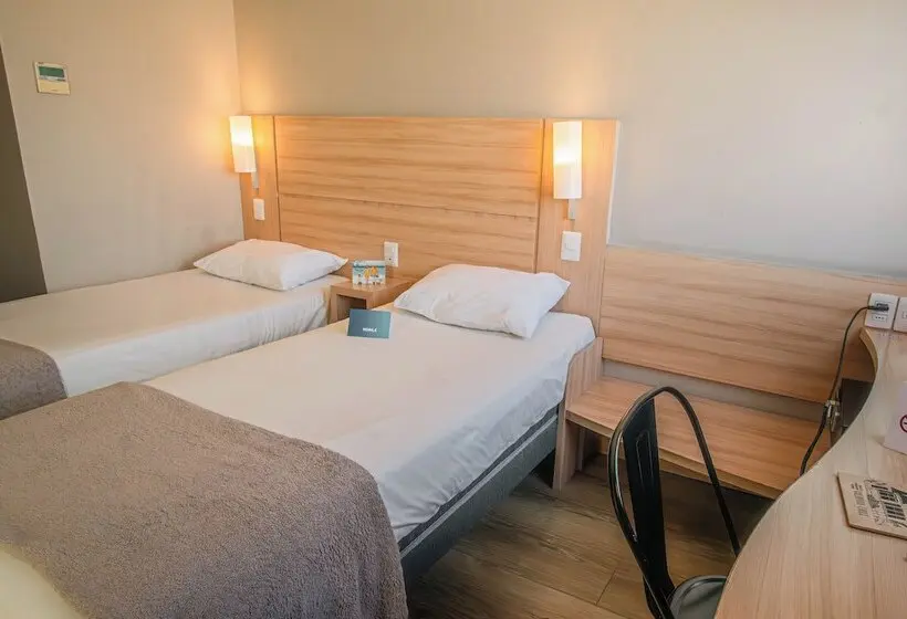 Fotos del hotel Ibis Santiago Estación Central:  16