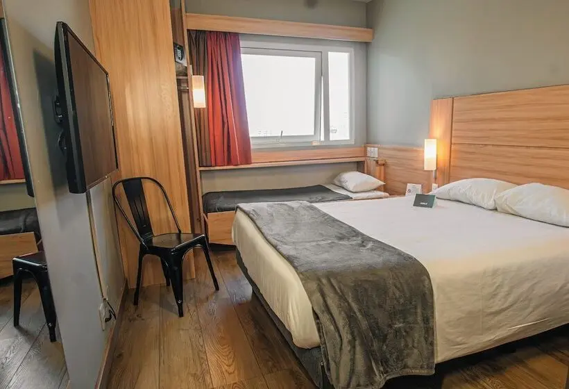 Fotos del hotel Ibis Santiago Estación Central:  1