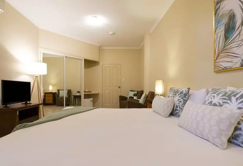 Fotos del hotel The Mediterranean Port Douglas:  2