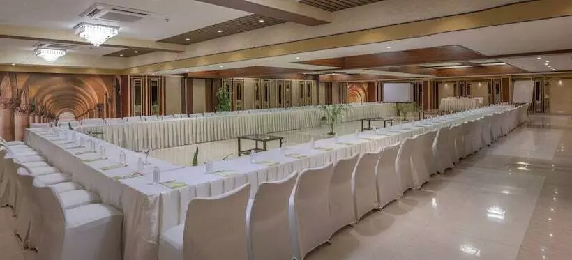 Fotos del hotel Shri Ram Excellency:  6