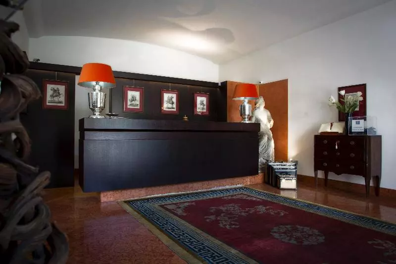 Fotos del hotel Palazzo Brunaccini:  2
